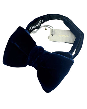 Tom Ford Velvet Bow Tie 
